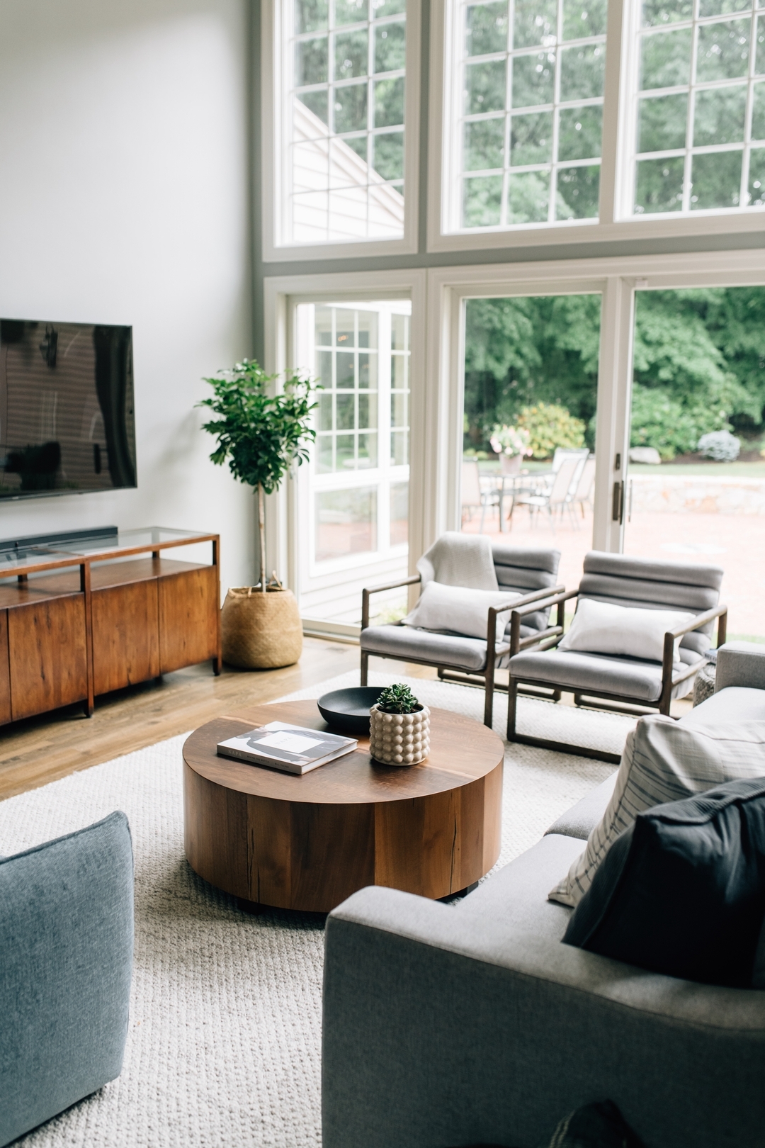 25 Round Wood Coffee Tables Ideas That Anchor Your Living Room With Style