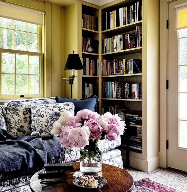 21 Interiors Cape COD Decoration Style Ideas for a Timeless Coastal Look