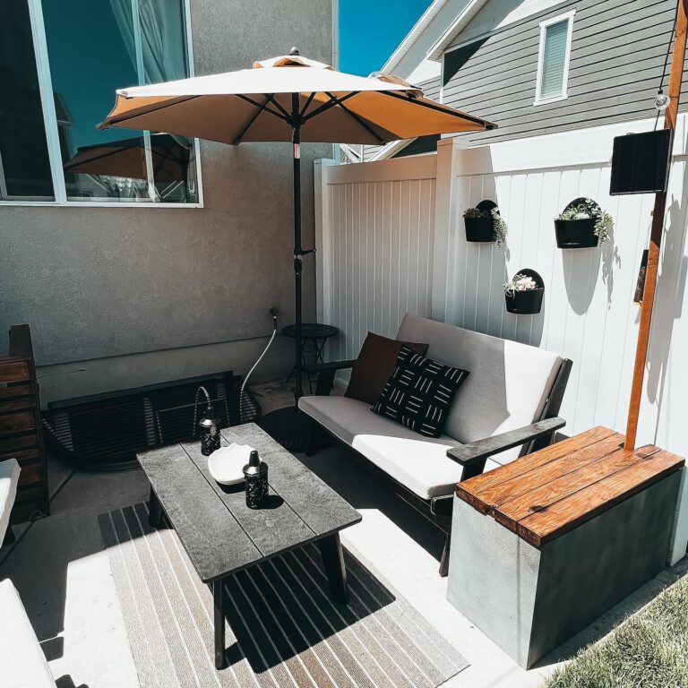 24 Genius Ideas for Small Patio Makeovers