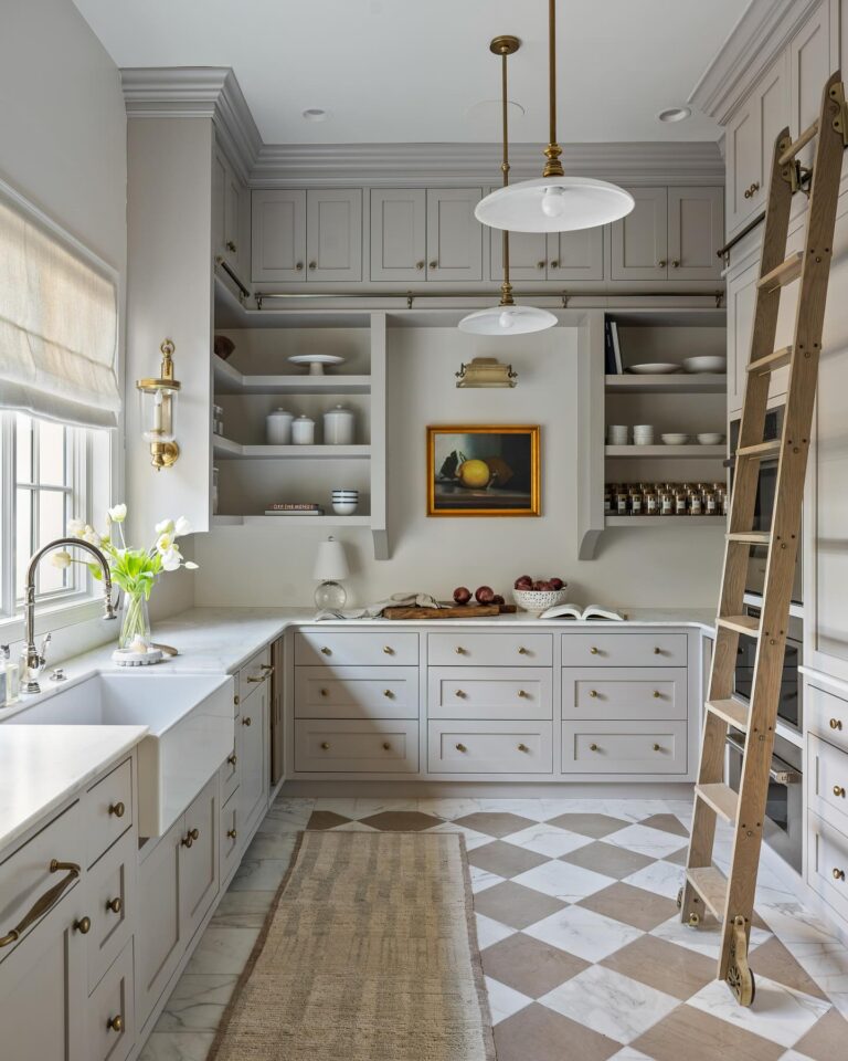 16 Expert Tips to Decorate a Transitional Decor Style