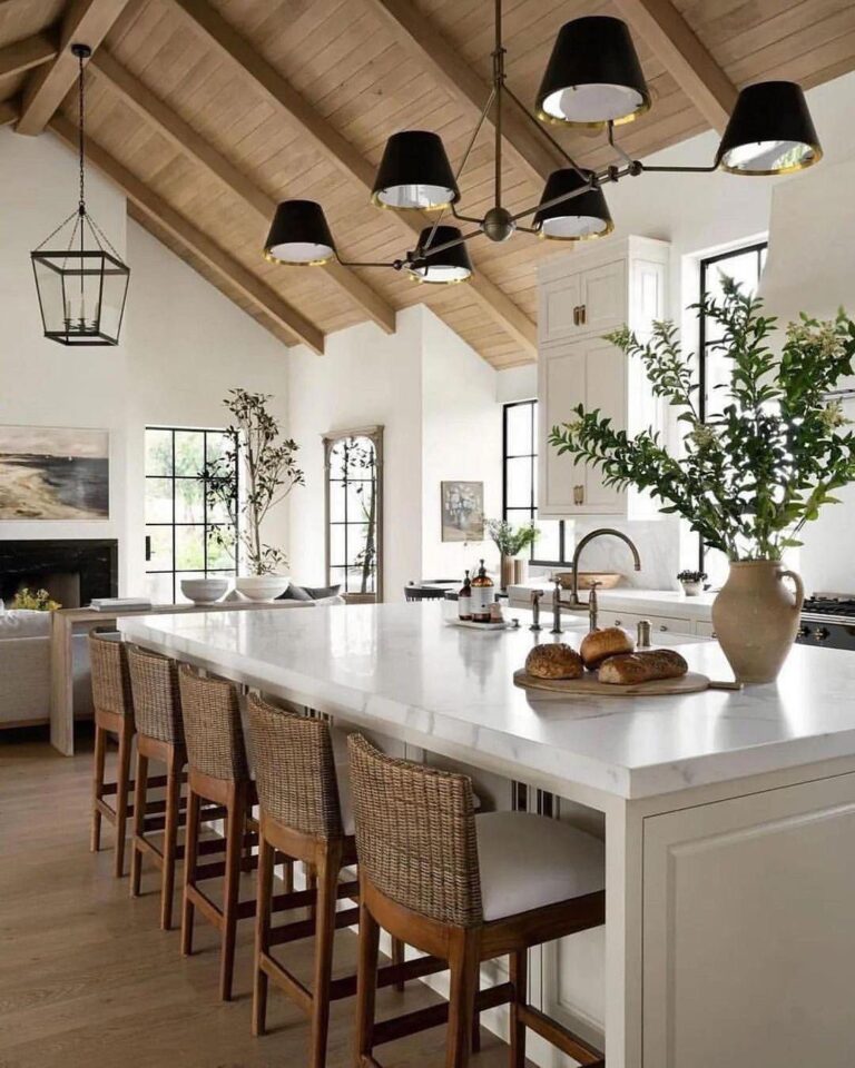 21 Farmhouse Style Ideas to Make Your Home Feel Like a Cozy Barn (Without the Smell!)