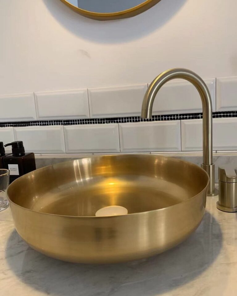 7 Golden Rules to Master Mixed Metal Magic Decor