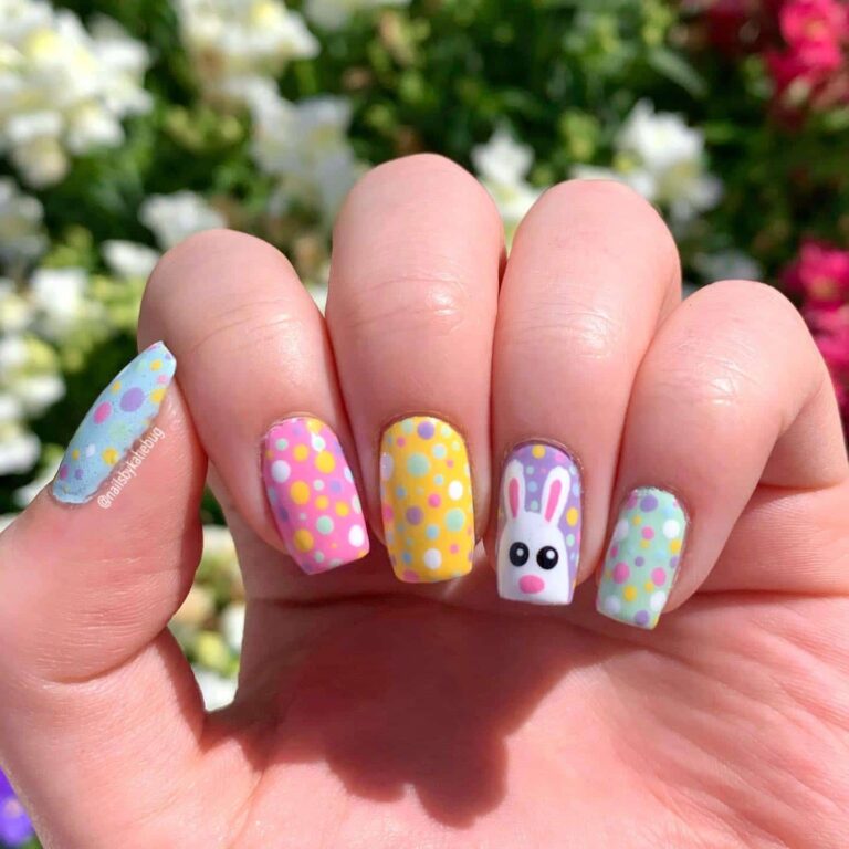 22 Totally Crush-Worthy Easter Nails You Need to See