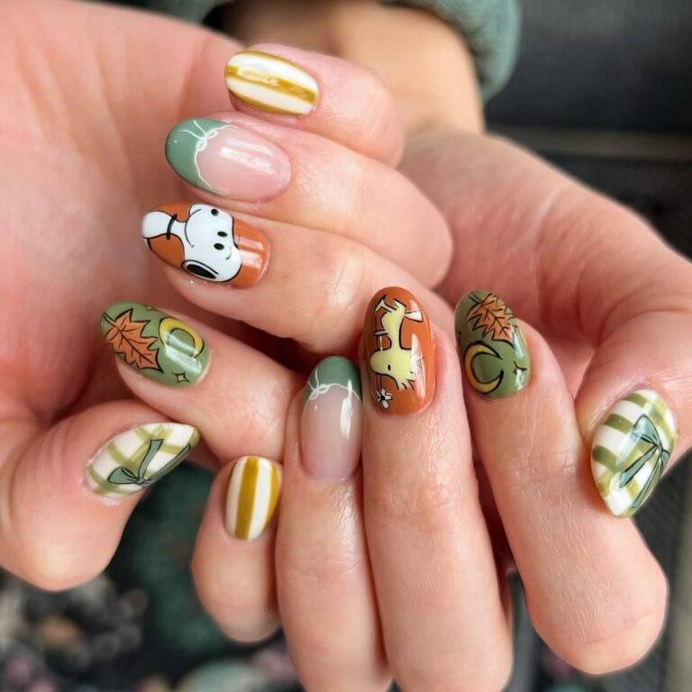 33 Seriously Cute Acrylic Nail Designs That Are Trendy AF Right No