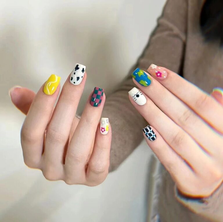 19 Playful Summer Nails That Scream Sunshine Vibes