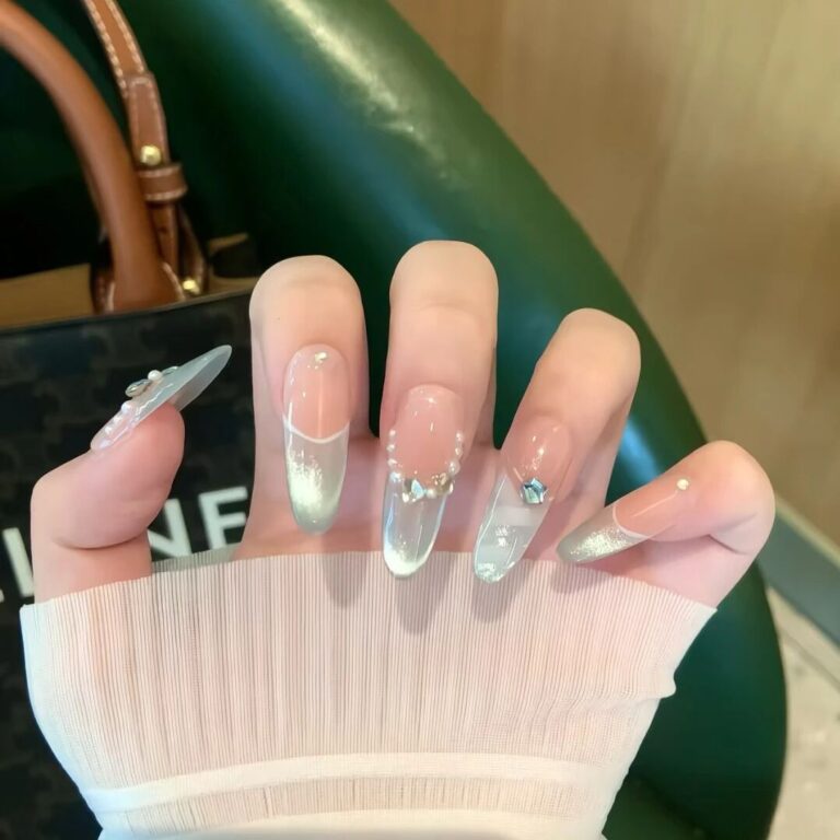 20 Spring Pearl Nails So Dreamy, They’re Basically Fairy Dust for Your Fingers
