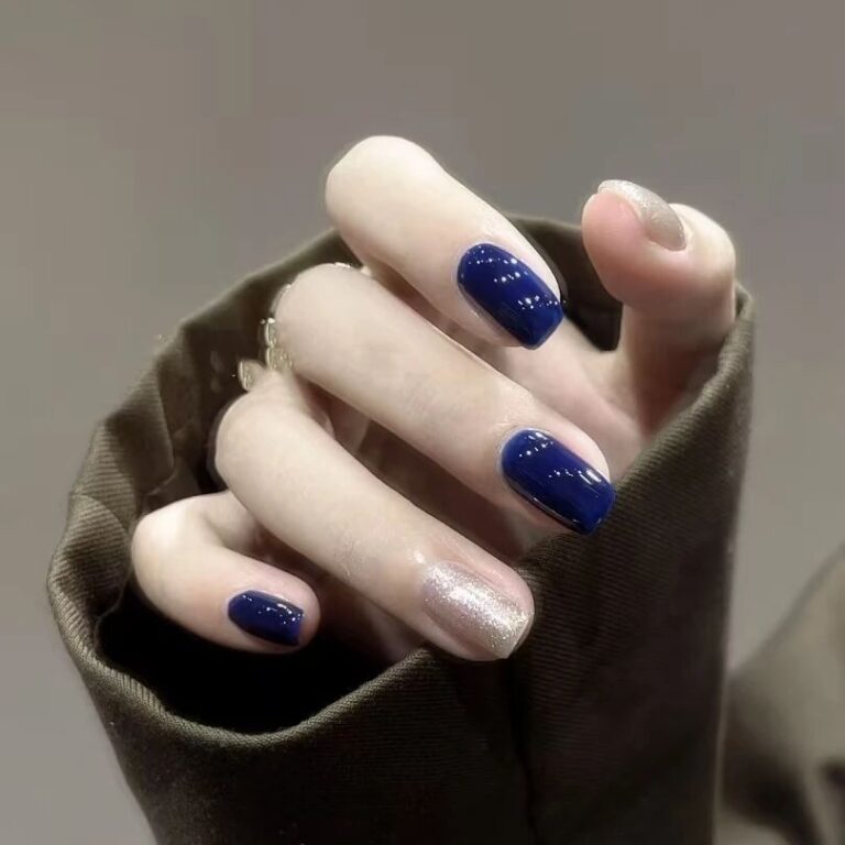 21 Dark Blue & Champagne Gold Nails So Luxe, They’re Straight-Up Fire