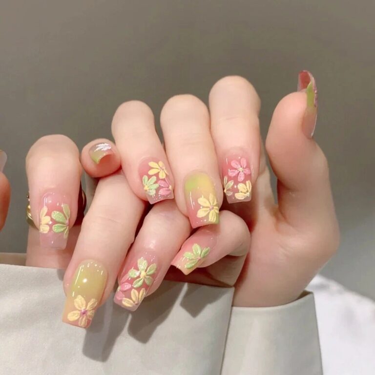 These 23 Green Nail Designs Are a Whole Mood—Fresh, Fun & Chic
