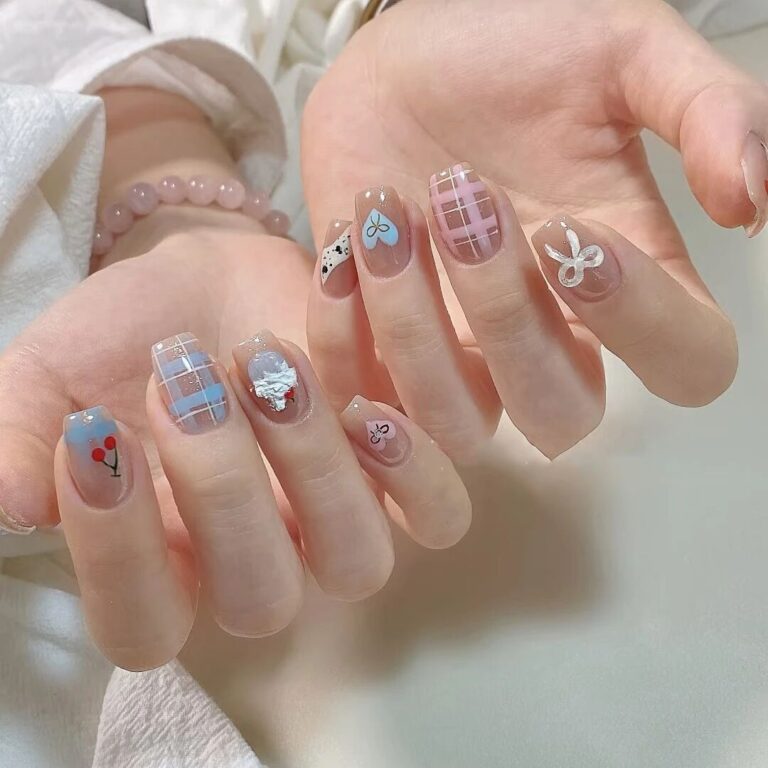23 Summer Nail Ideas for A Girls’ Night Out