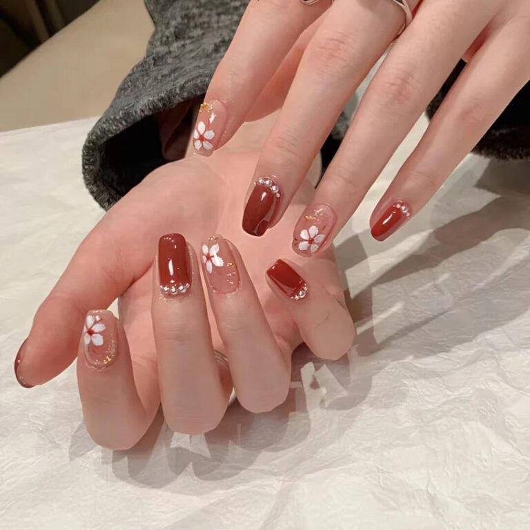 25 Floral Camellia Nails So Pretty, They’re Basically a Mood