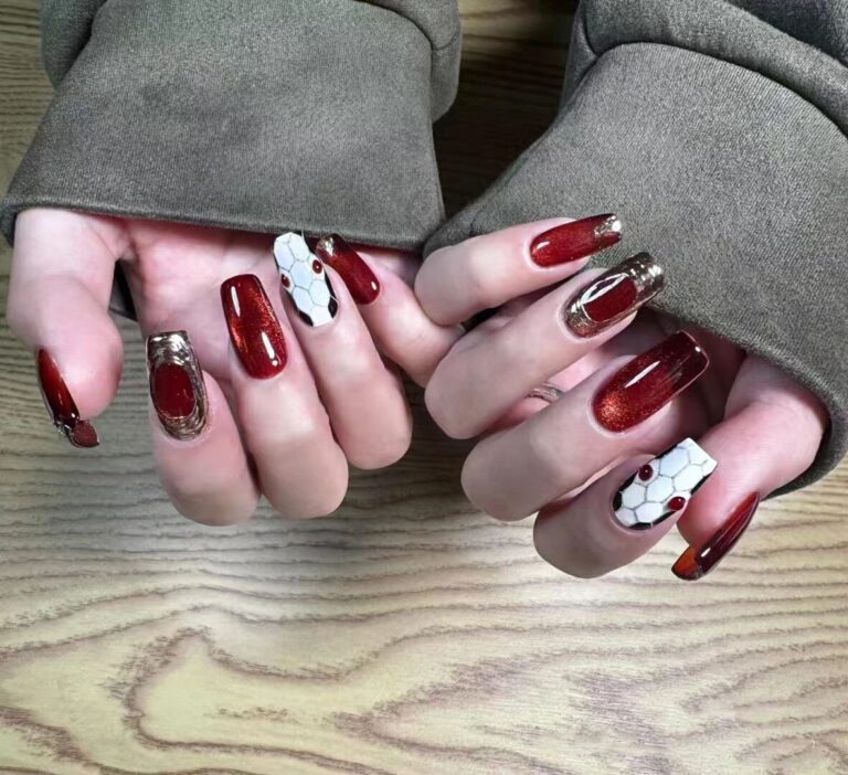 25 Wildly Chic Snake Skin Nails to Unleash Your Inner Baddie